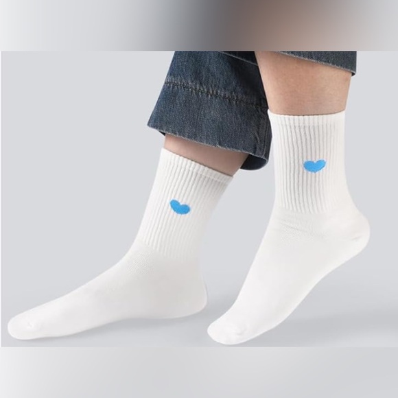 Cute Cotton Crew Athletic Socks - Ankle High, Novelty Fun Heart Design! - Picture 2 of 7